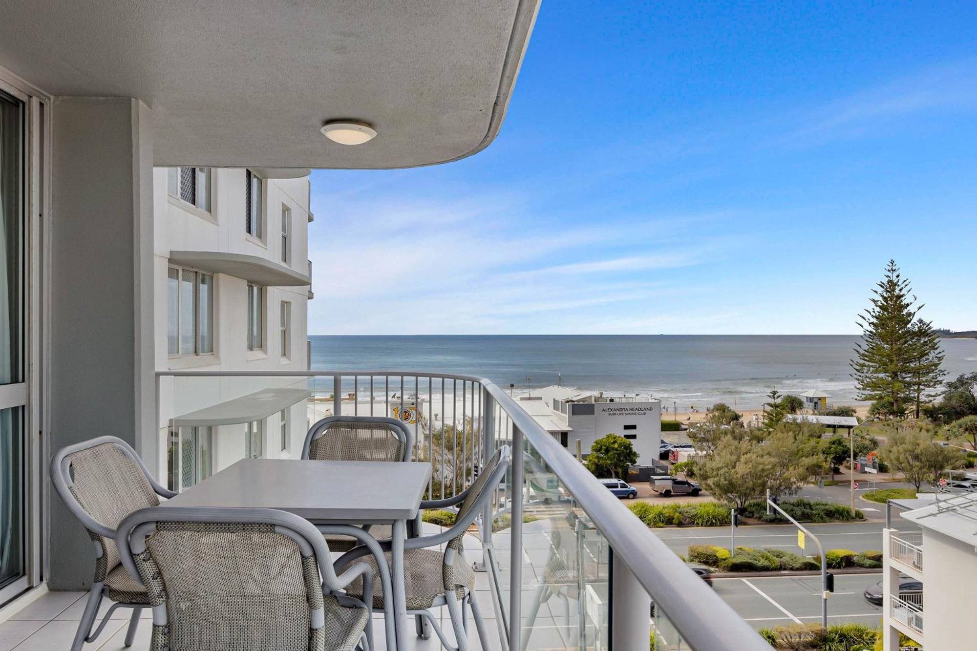 Mandolin Beachfront Resort Alexandra Headland Exterior foto