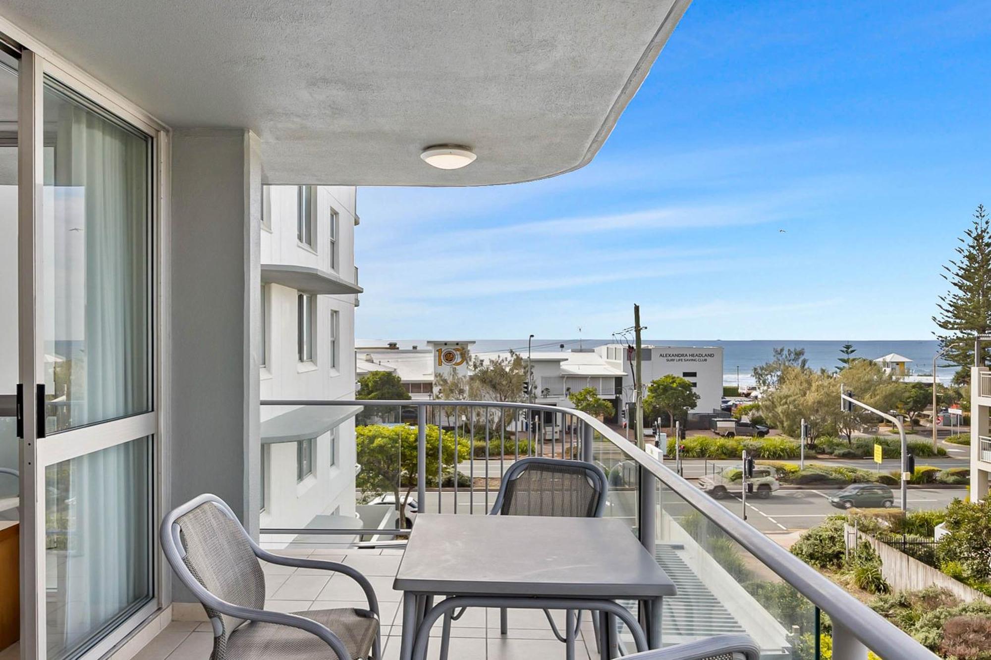 Mandolin Beachfront Resort Alexandra Headland Exterior foto
